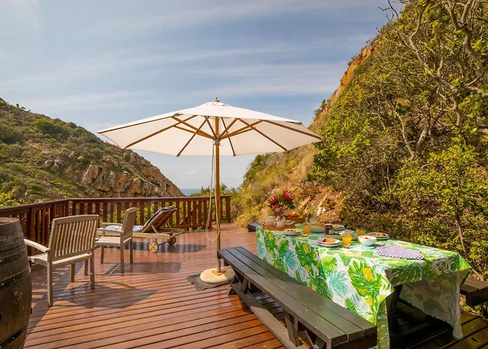 Ballots Bay Treehouse